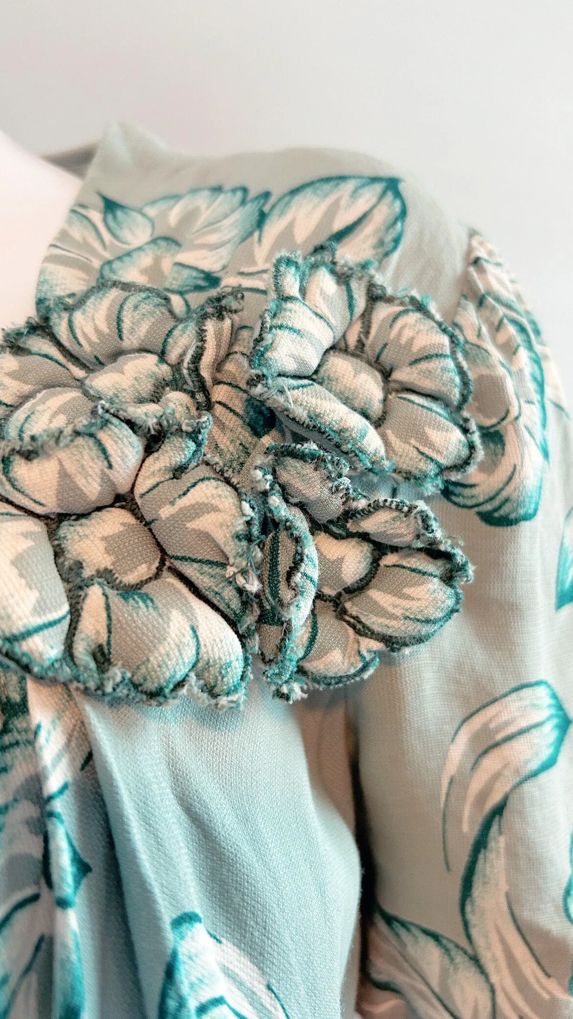 Vintage 1940s Floral Dress / 40s Day Dress / Size XS