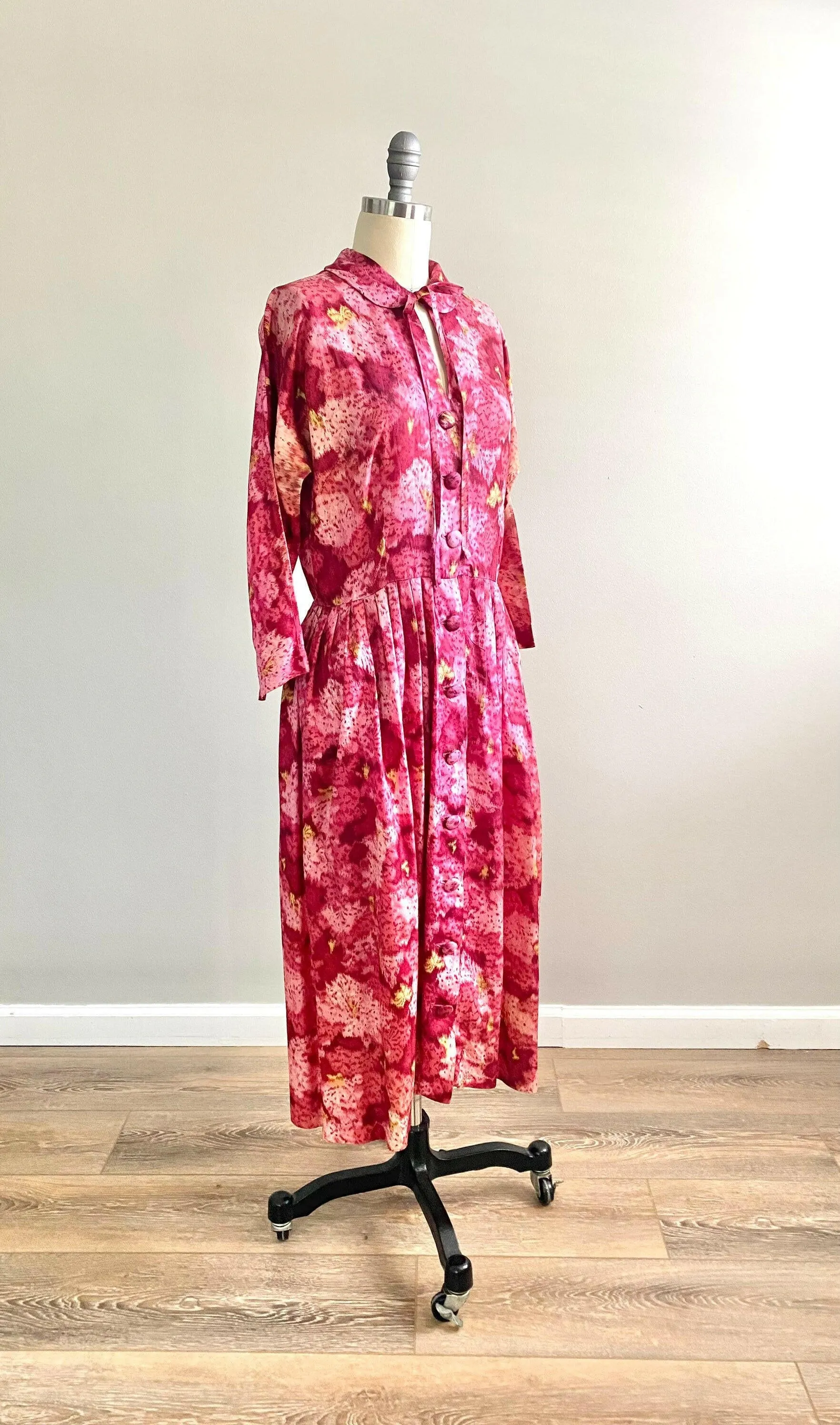Vintage 1950s Watercolor Floral Dress / 50s Secretary dress Size XL